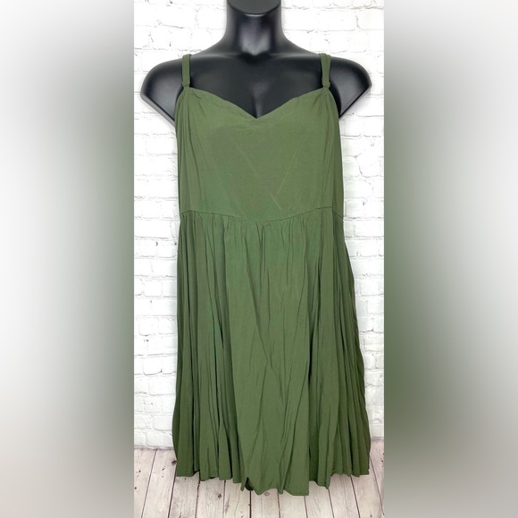 Plus size - Picture 7 of 7